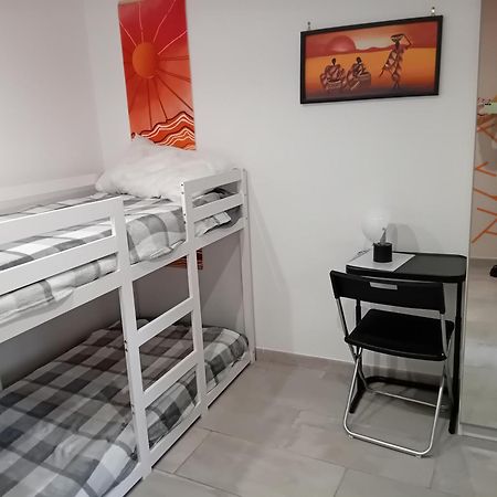 Room In Historical City Centre With Private Bathroom Catania Exterior photo