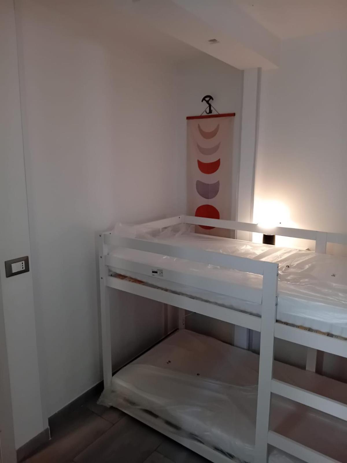 Room In Historical City Centre With Private Bathroom Catania Exterior photo