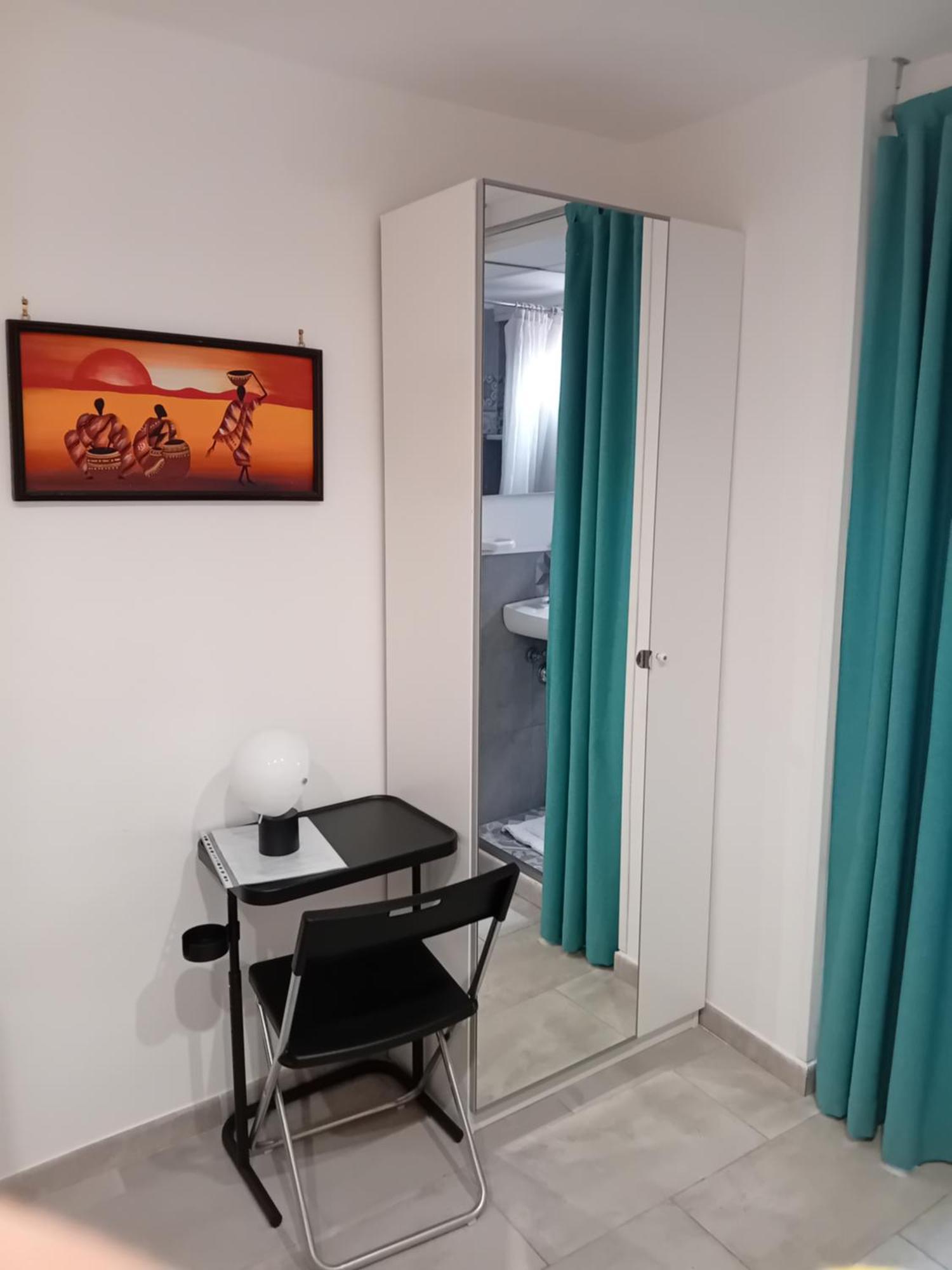 Room In Historical City Centre With Private Bathroom Catania Exterior photo